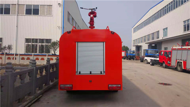东风多利卡6.8吨森林消防车