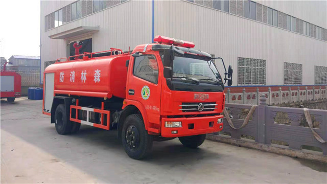 东风多利卡6.8吨森林消防车