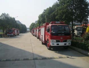 黑龙江粮食局在我厂定购10台东风福瑞卡消防车