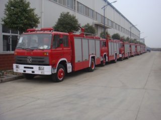 西藏昌都林业局在我厂定购的东风145水罐消防车使用效果好