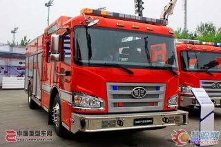 广西桂林消防城市主战消防车正式“服役”