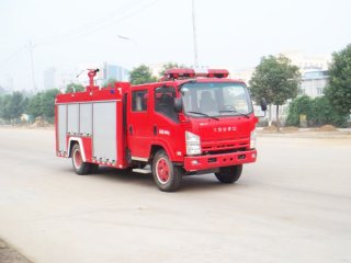 采用五十铃700P系列底盘生产的五十铃5吨水罐消防车、泡沫消防车优势分析