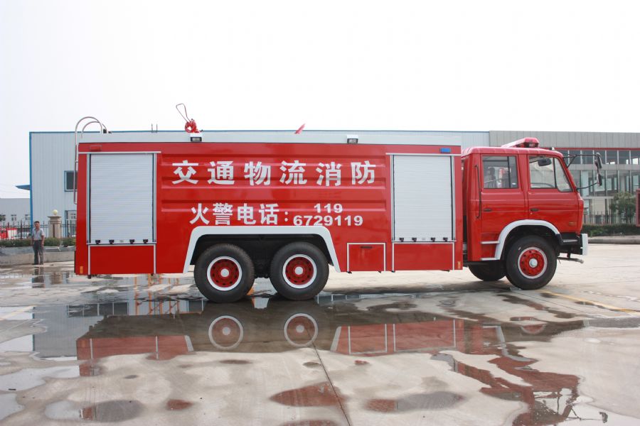 东风12吨水罐消防车