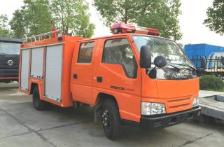 客户在我厂订购6辆橙色版江铃水罐消防车用于森林消防