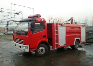 客户在我厂订购东风4.5吨泡沫消防车