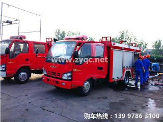 两台国五五十铃水罐消防车测试后发往上海检测