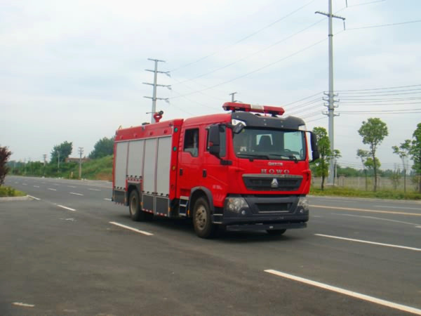 国五豪沃5吨水罐消防车图片