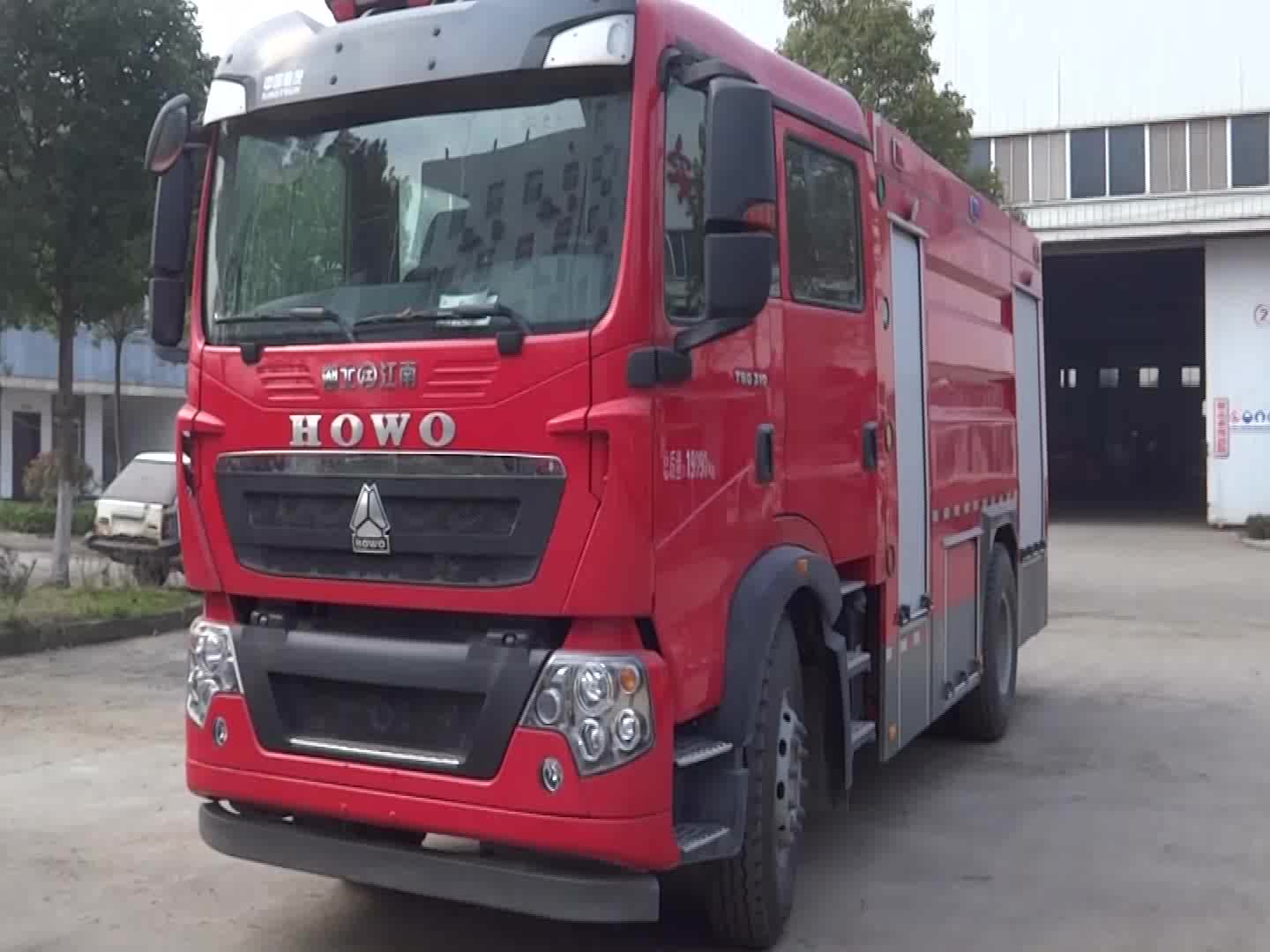 重汽豪沃T5G消防车视频展示