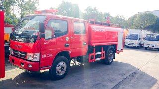 新疆哈巴河县在我厂订购一批东风双排3.5吨消防洒水车