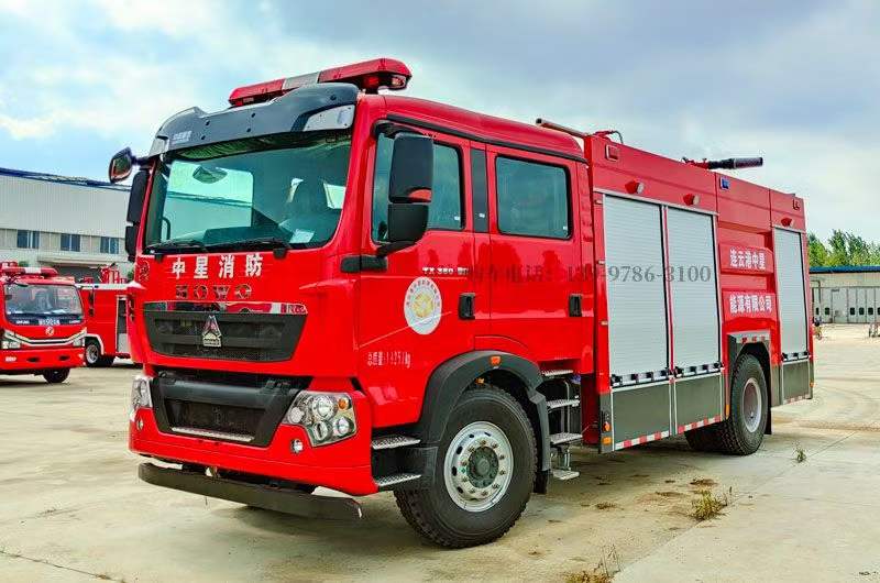 连云港中星能源在我公司订购7吨干粉泡沫联用消防车整装待发