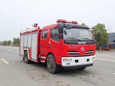 东风福瑞卡4吨水罐消防车