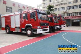 25吨大吨位水罐消防车亮相广西防城港