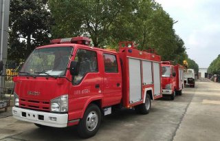 浙江崧厦镇在我厂采购一台五十铃2.5吨水罐消防车