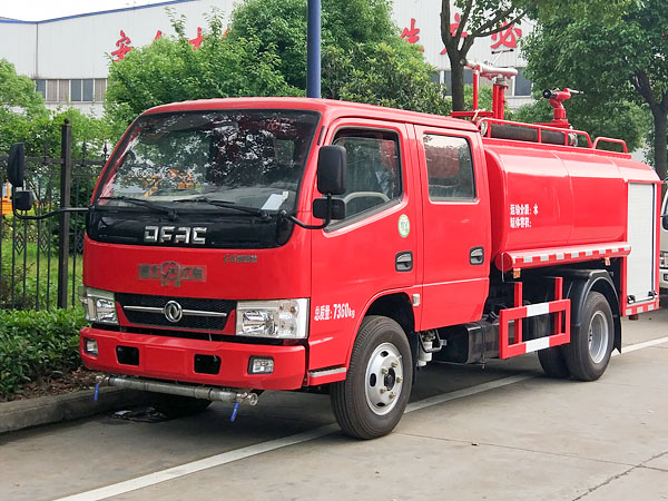 国五东风3.5吨双排消防洒水车图片