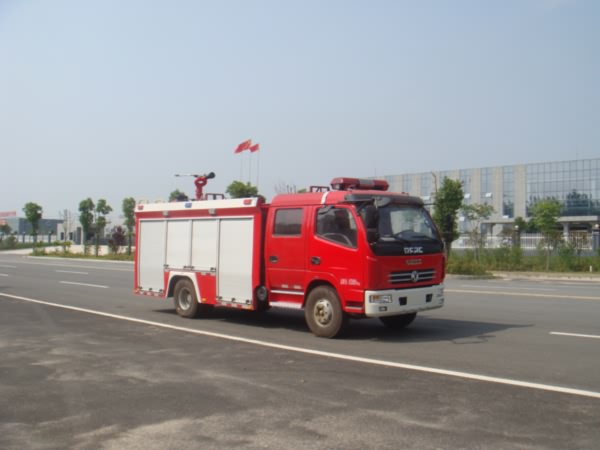 国五东风多利卡水罐消防车图片